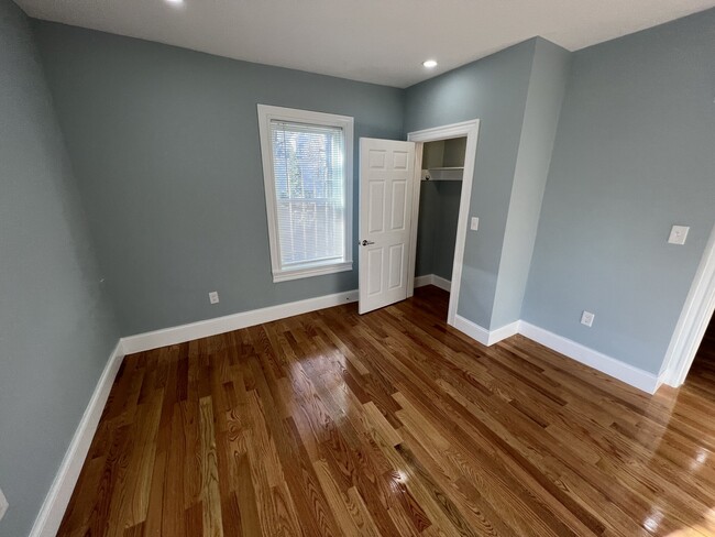 Building Photo - 360 Beacon St