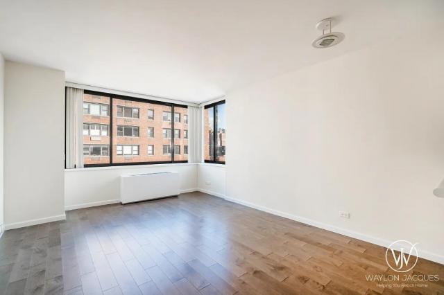 Foto principal - 1 bedroom in New York NY 10065