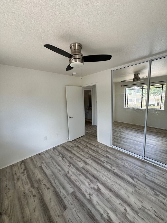 Building Photo - Royal Kunia 5 Bed 3 Bath 2 Car Garage