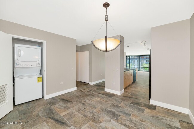 Foto del edificio - 4808 N 24th St
