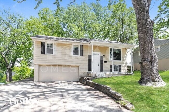 Building Photo - 805 N Powahatan Dr