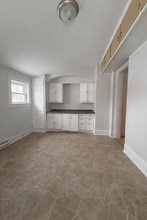 Building Photo - 110 E 4th Ave