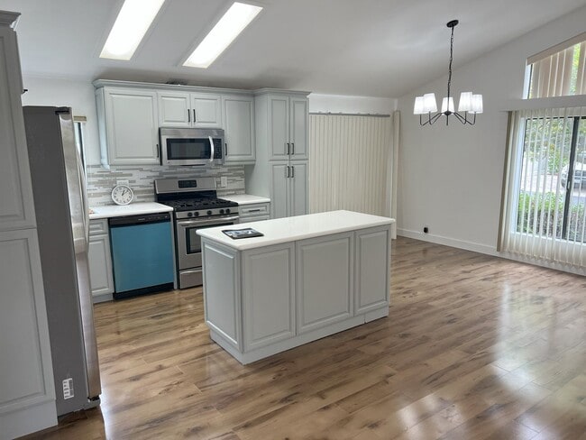 Building Photo - Corner lot 55+ Community Home