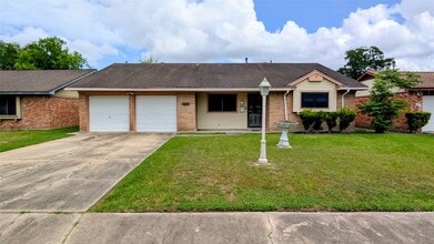 Building Photo - 10227 Gulf Meadows Dr