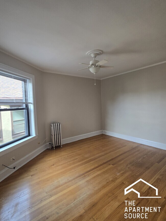 Building Photo - 1503 W Chase Ave