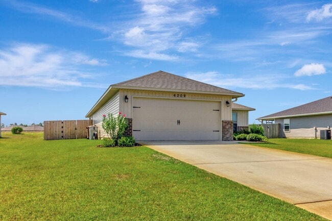 Building Photo - 6209 Redberry Dr