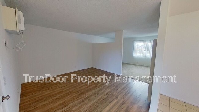 Foto del edificio - 545 N. Tustin Ave.