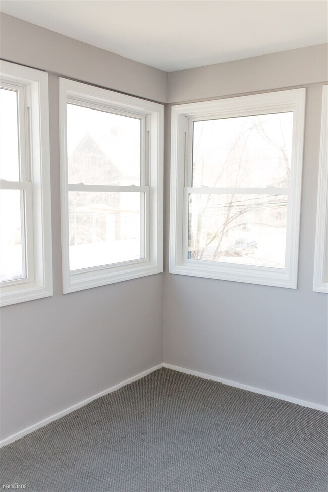 Building Photo - 2 br, 1 bath  - 112 Maple St Fl3