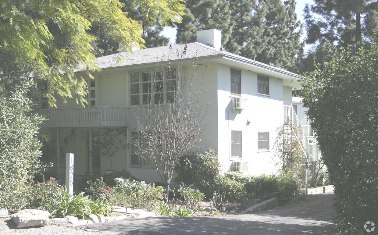 Primary Photo - 1625 Raymond Hill Rd