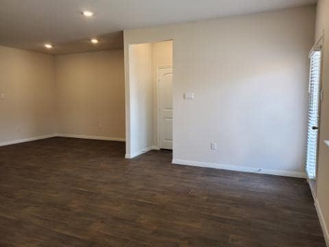 Foto del edificio - 245 Possum Kingdom Dr