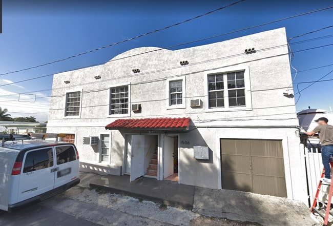 Building Photo - 1506 SW 23rd Ave