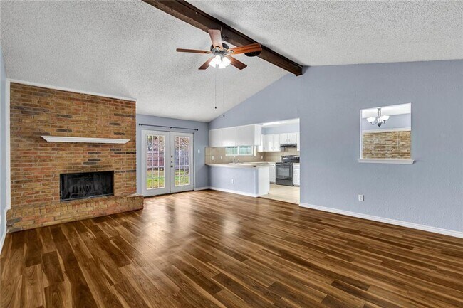Building Photo - Nice 3 Bedroom, 2 Full Bath Home Located in SW Ft. Worth!
