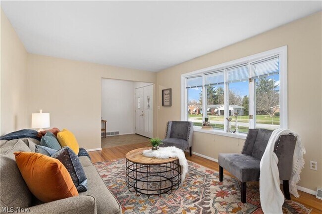 Foto del edificio - 9993 Hawley Dr