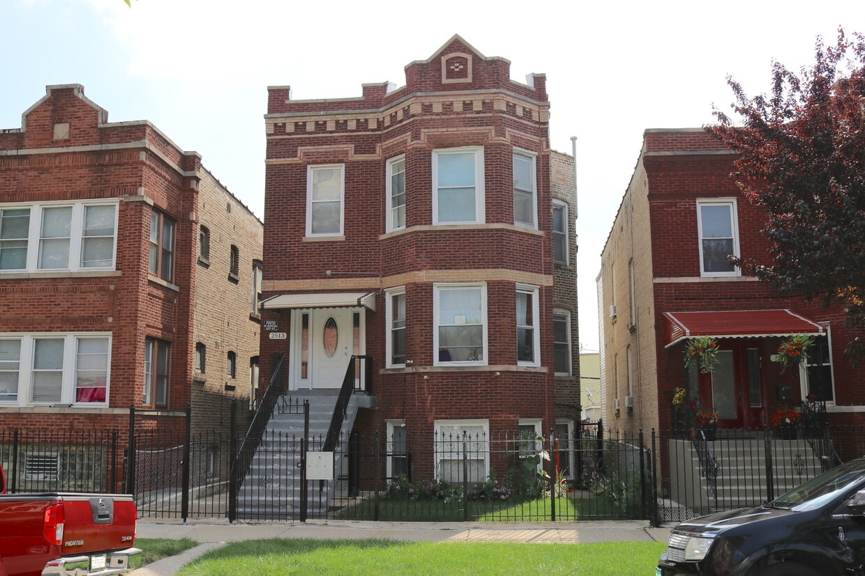 Primary Photo - 2513 N Lowell Ave