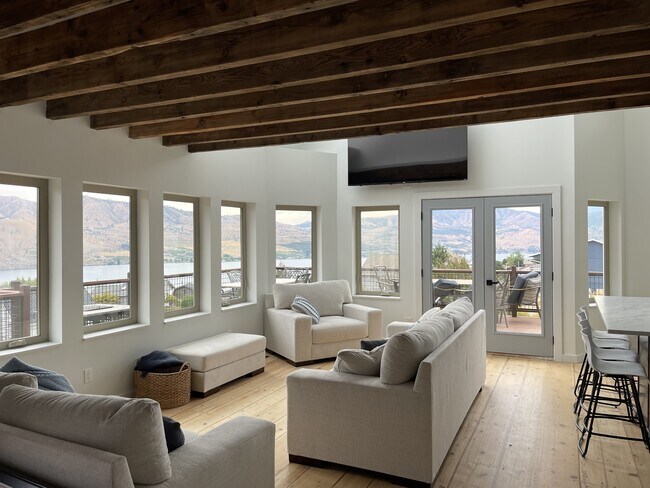 Foto del edificio - 308 Butte Rd