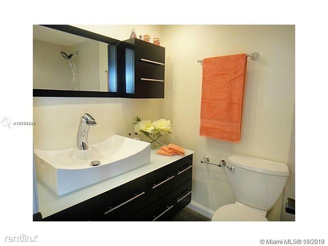 Foto del edificio - 2 br, 1.5 bath  - 899 West Ave