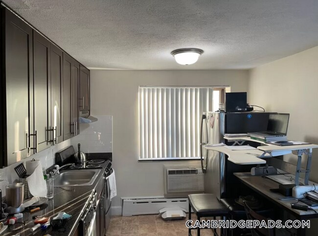 Building Photo - 9 Chester St