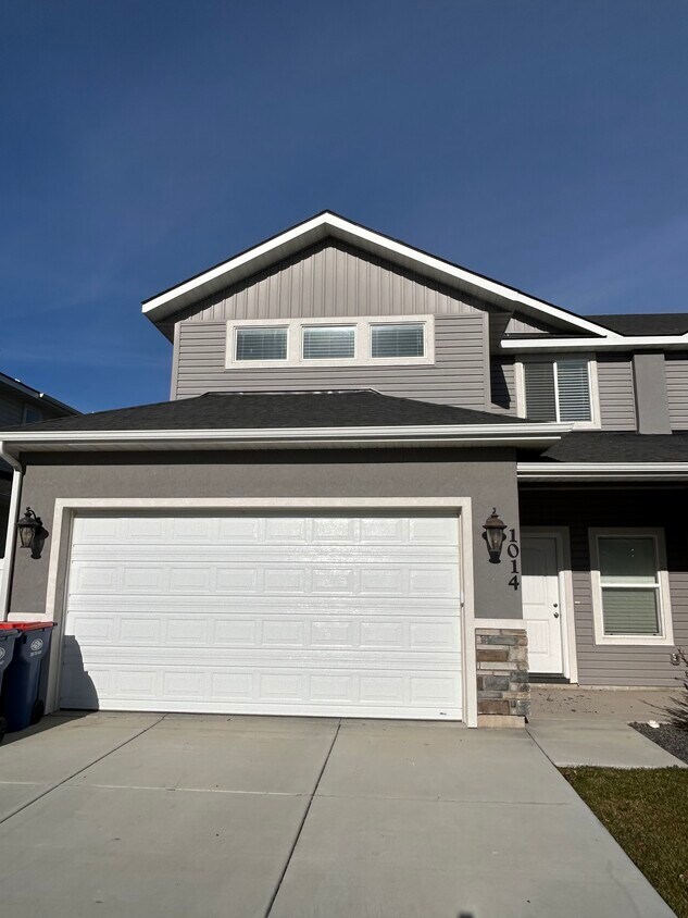 Foto principal - 1008 Frank Henry Rd