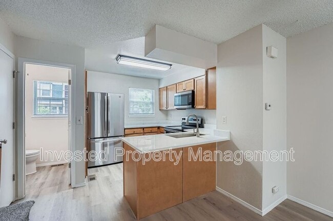 Building Photo - 12032 E Ford Cir