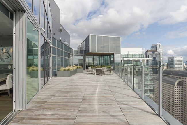Building Photo - 2bd/1ba Seattle Condo