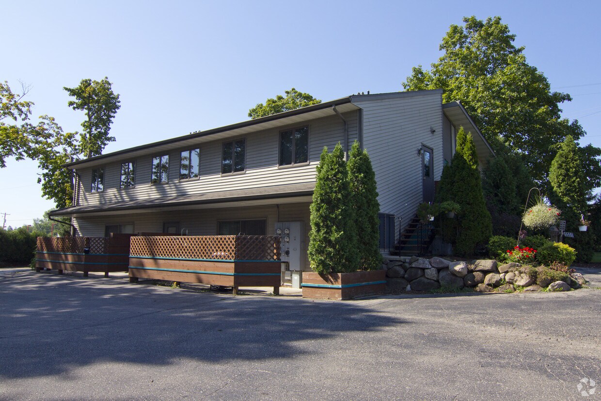 800 Banker Rd, Fort Atkinson, WI 53538 Apartments in Fort Atkinson