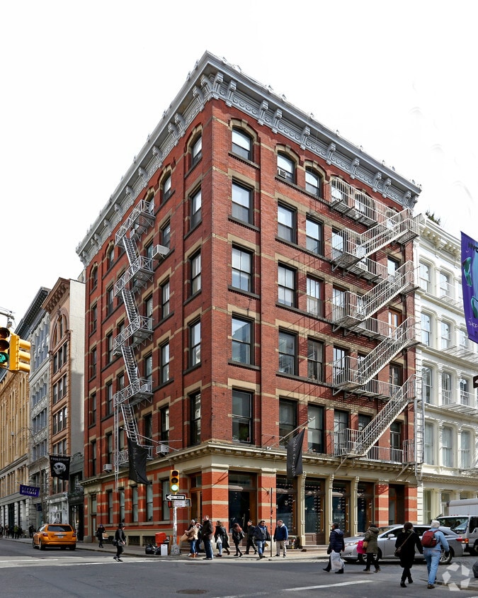 Primary Photo - 122-124 Spring St