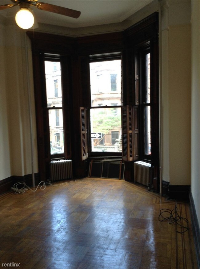 Building Photo - 786 Carroll St