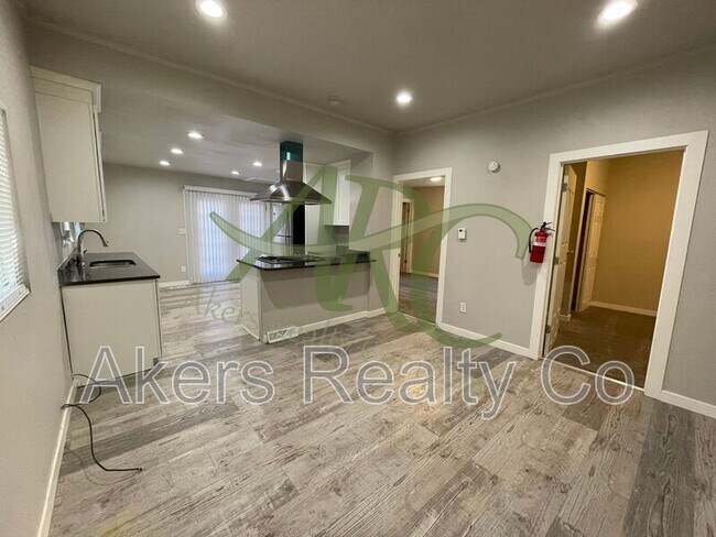 Foto del edificio - 1115 E 6th St
