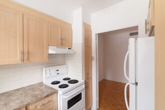 Building Photo - 3555 Chem. de la Côte-des-Neiges