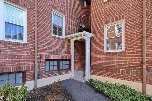 Building Photo - 217 Prospect Ave