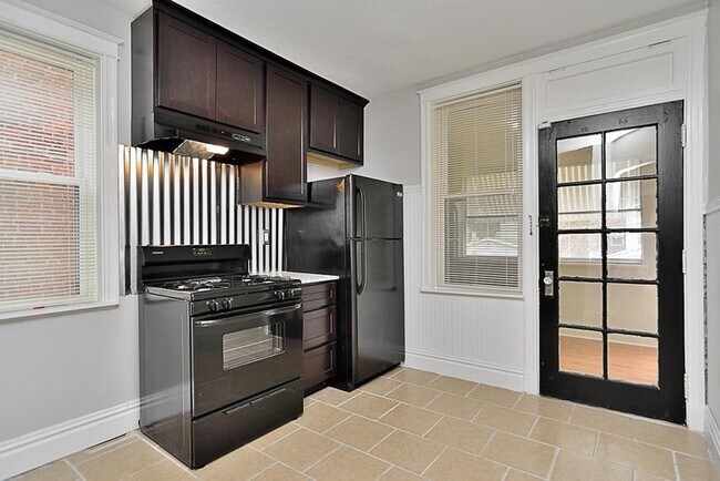 Building Photo - 4944 Tholozan Ave