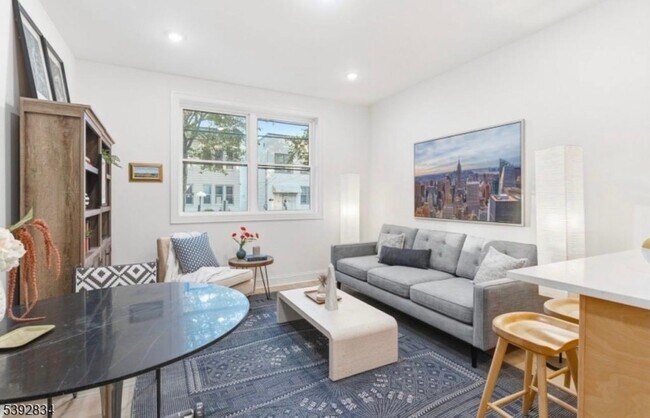 Building Photo - 111 Clarke Ave