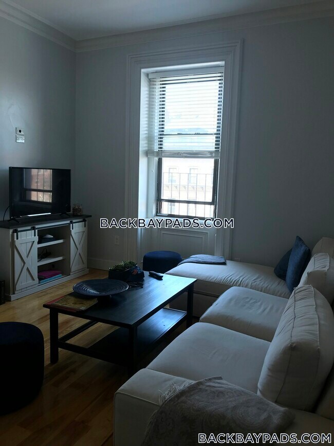Foto del edificio - 113 Beacon St