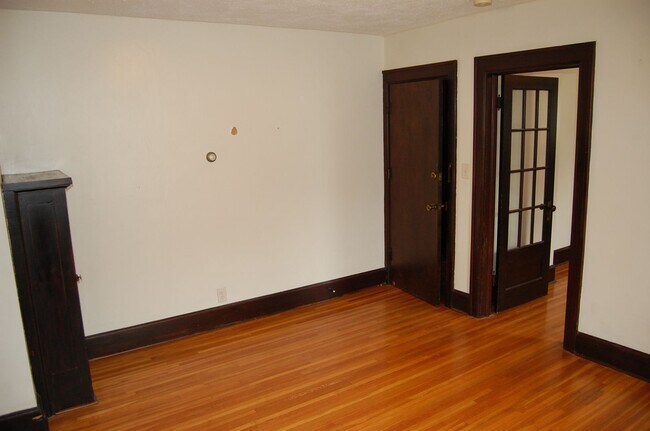 Foto del edificio - 1345 B St