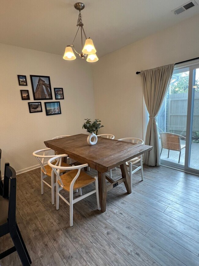 Foto del edificio - HAWKINS MILL