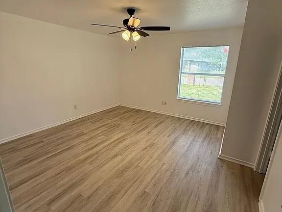 Building Photo - 3713 Devonaire Dr