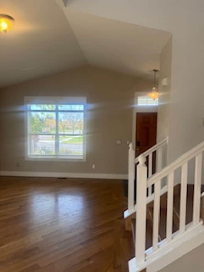 Building Photo - Charming 5-Bedroom Family Home for Rent in...