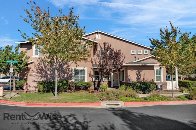 Foto del edificio - 2774 Journey Ln