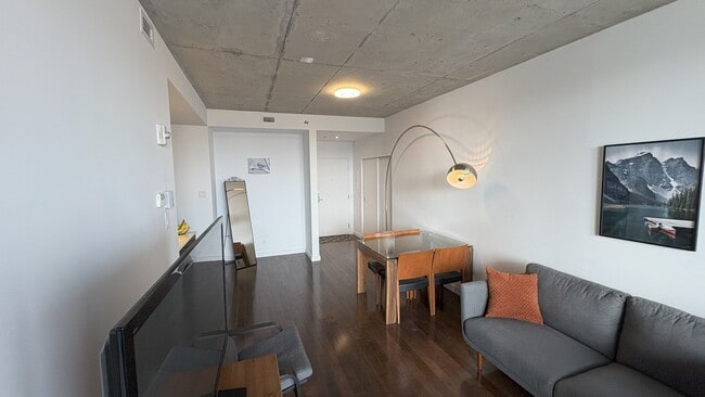 Photo du bâtiment - 71 Rue Duke