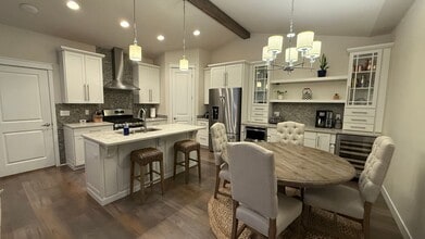 Building Photo - 7908 Gate Creek Dr