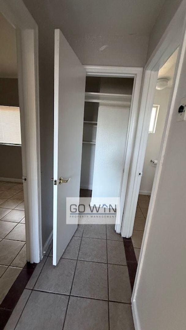 Foto del edificio - 522 S Mesa Dr