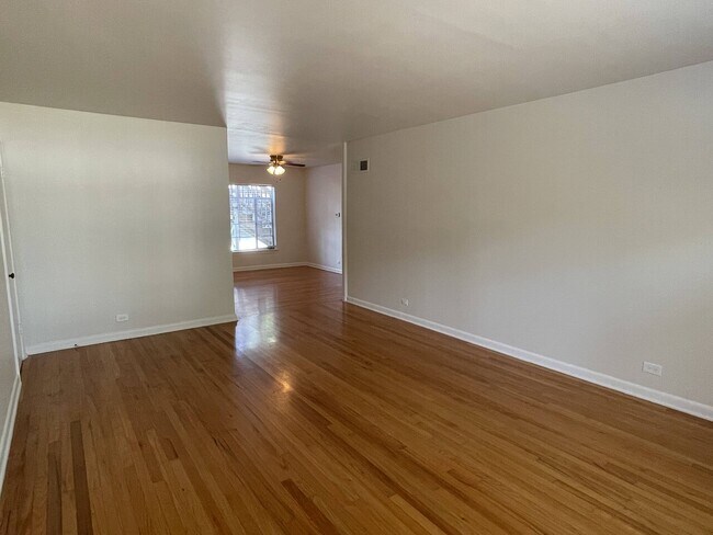 Building Photo - 417 W Gramercy 78212
