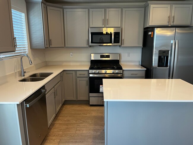 Building Photo - GET HALF OFF FIRST MONTHS RENT!!!!