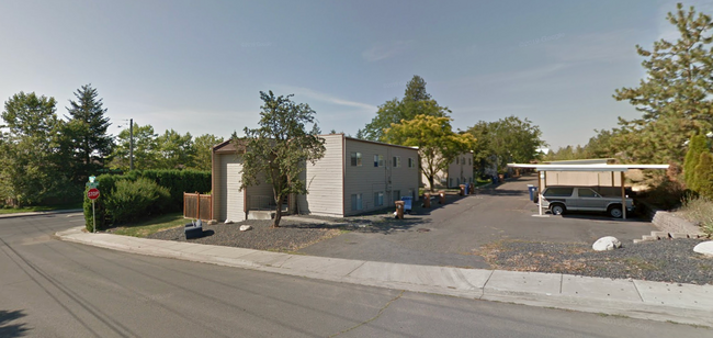 Building Photo - Stunning 2 Bed, 1 Bath w/ Laundry & AC in ...