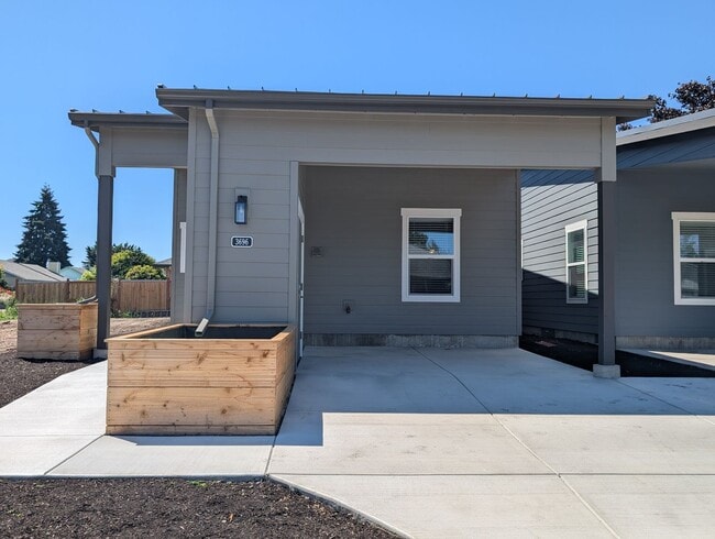 Building Photo - Brand new 2 bed/1 bath detached home