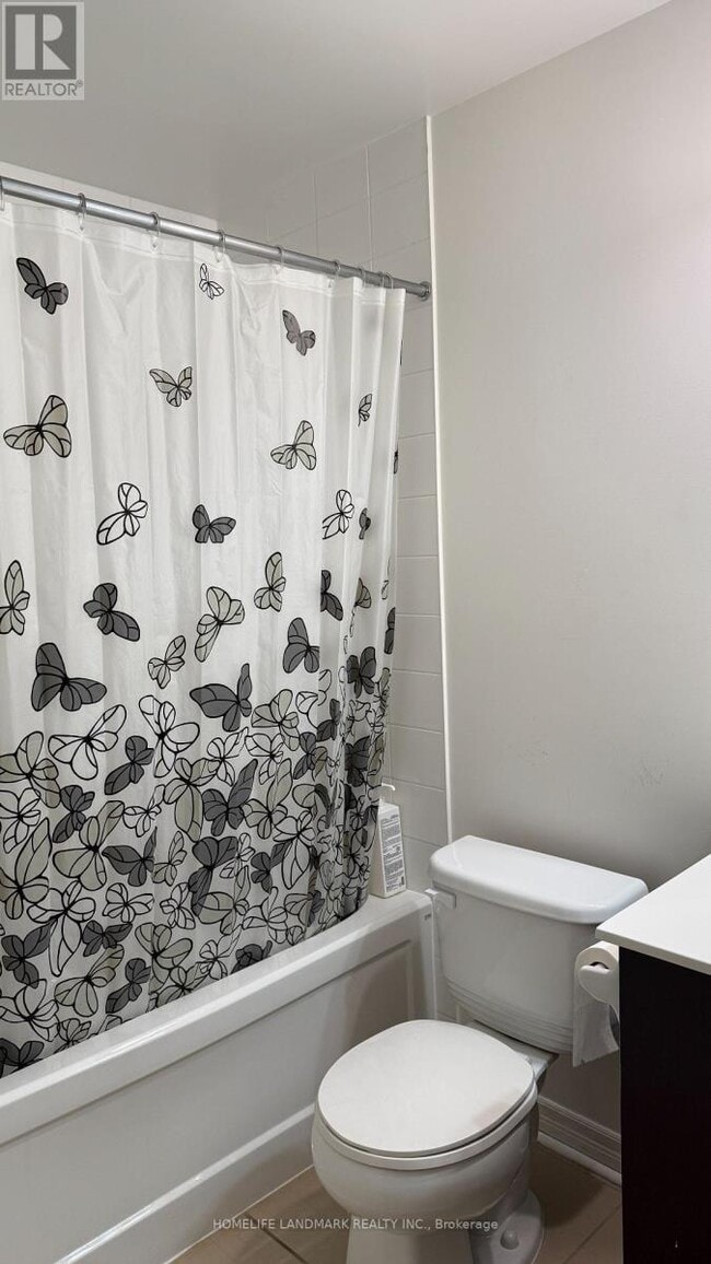 Photo du bâtiment - 385 Prince of Wales Dr