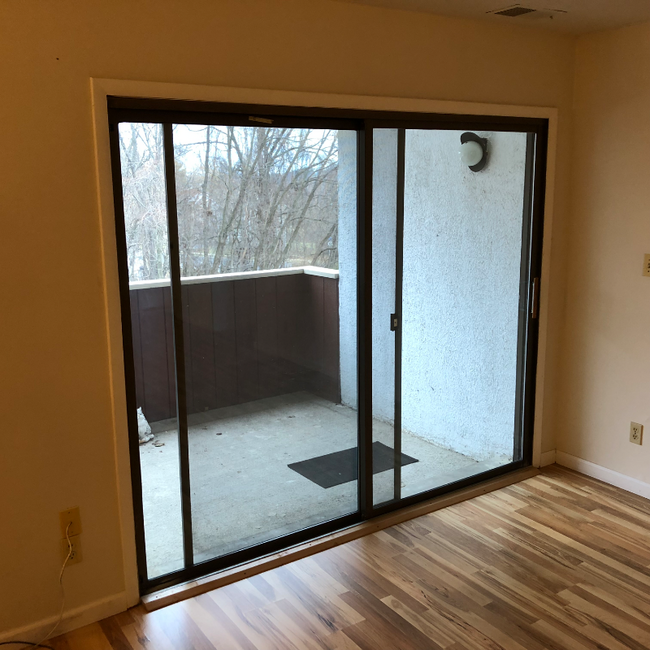 Building Photo - 115 Charlotte Way
