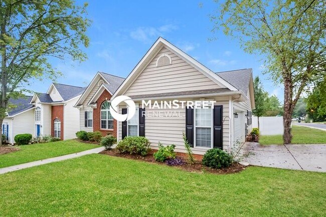 Foto del edificio - 3 Bedroom Pet-Friendly Home in HUNTERSVILL...