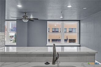 Building Photo - 103 E Central Ave