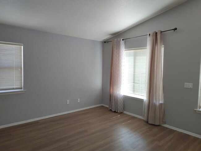 Foto del edificio - Great Home in Glendale